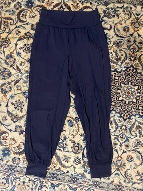 Lululemon sunset joggers, navy, women’s 6